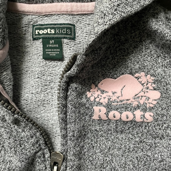 ❌SOLD ❌ Roots Girls 3T Full Zip Hoodie - Picture 2 of 2